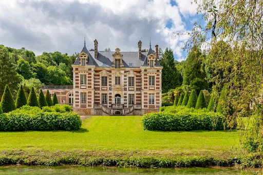 Château 24 pièces 650 m²