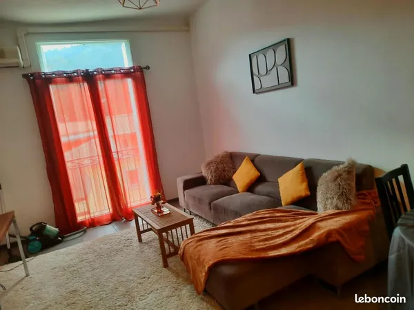 ​Grand T4 91m² en centre-ville — Proche Thermes & Commerces