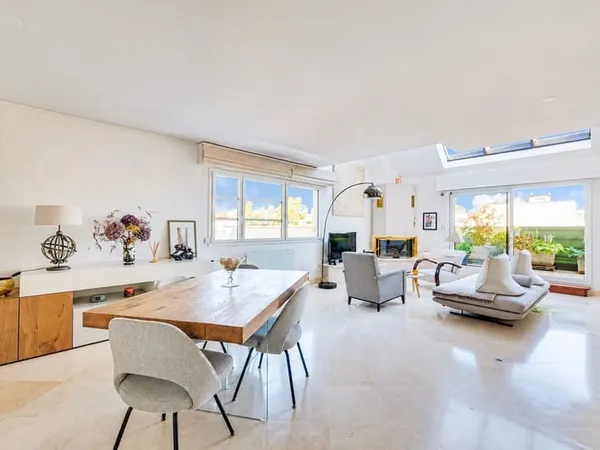 Gare de Clamart - Magnifique duplex de 142.10 m² carrez - 3 chambres - 3 terrasses - double box