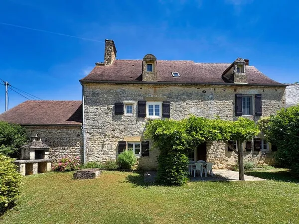 Secteur Salignac- Maison en pierre avec jardin et garage