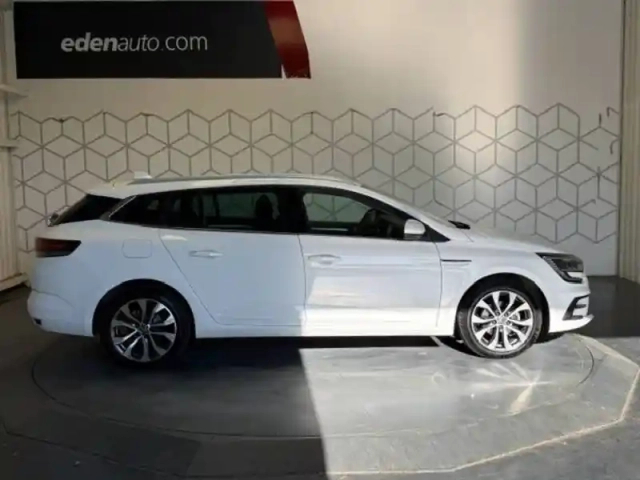 Renault Megane iv estate tce 140 — photo 6