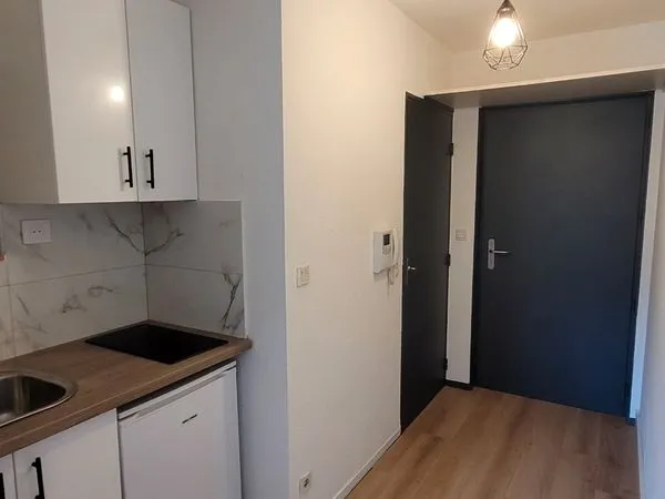 Studio meublé refait à neuf