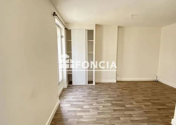 Studio 1 pièce 27 m²
