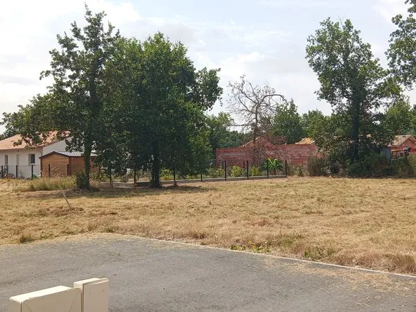 Terrain de 556m² le Hameau du lac à Labouheyre
