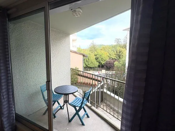 🏠 Studio meublé d'environ 20 m² - Balcon, cave et ascenseur - Le Puy-en-Velay
