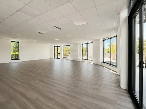 Bureaux 137 m²