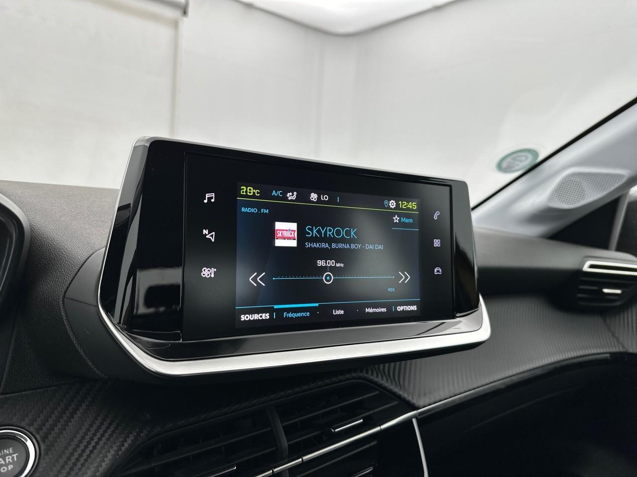 Peugeot 208 electrique 50 kwh 136ch like — photo 22