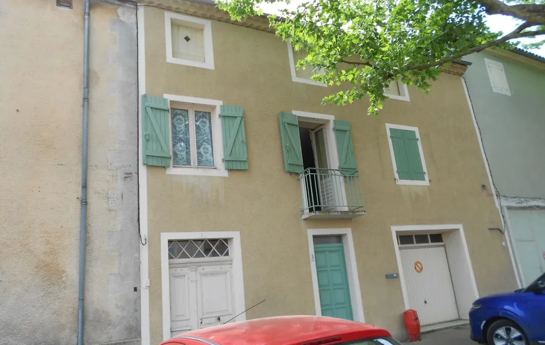 Photo 1