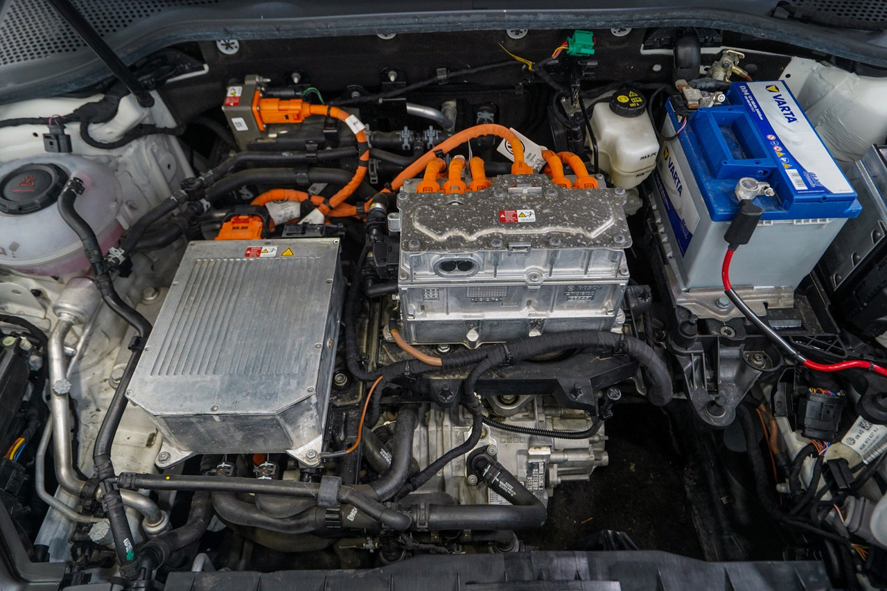 Volkswagen Golf 7 — photo 33