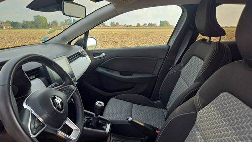 Renault Clio 1.5 Blue dCi 100 - Evolution – 2023 – 35168 km – Diesel – Boîte Manuelle — photo 21