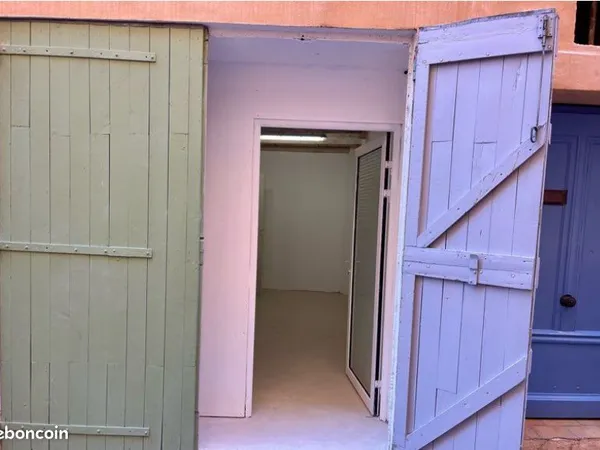 Remise à usage Commercial à vendre
