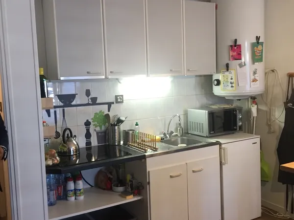 Loue T1 avec chambre séparée, garage et jardin quartier Canclaux Nantes - 28m²