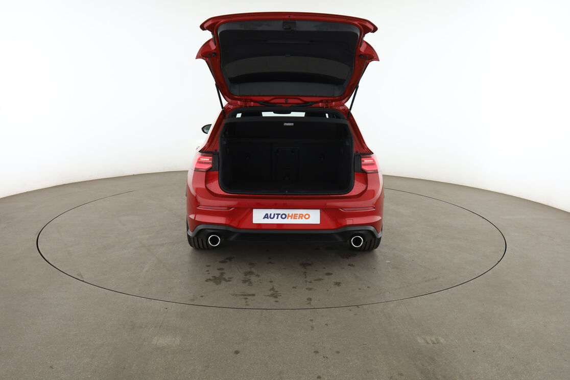 Volkswagen Golf VIII 2.0 TSI GTI DSG7 — photo 15