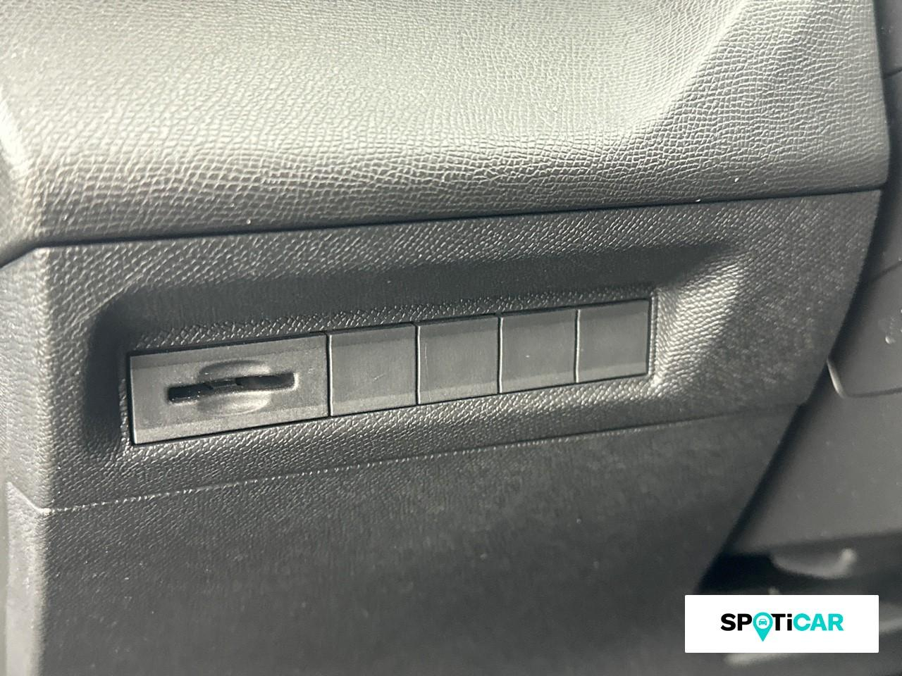 Peugeot 308 sw gt puretech 130 s s eat8 — photo 18