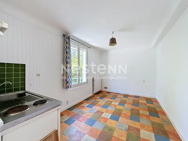 A LOUER Studio non meublé avec cour privative -secteur Montaigne BREST - 21m²