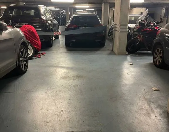 Garage/Parking