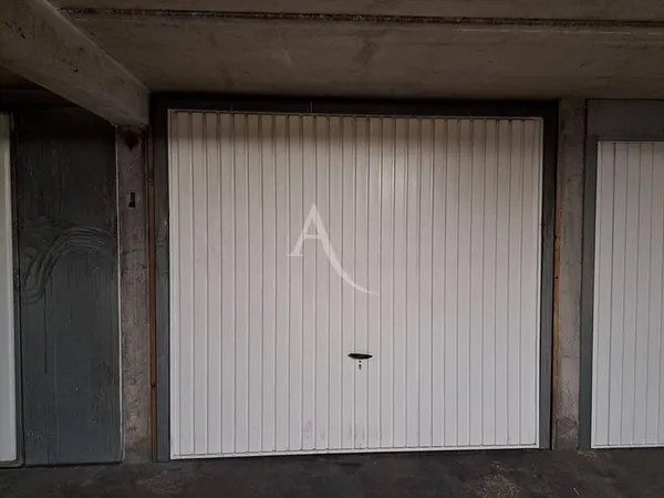 Parking 12 m²