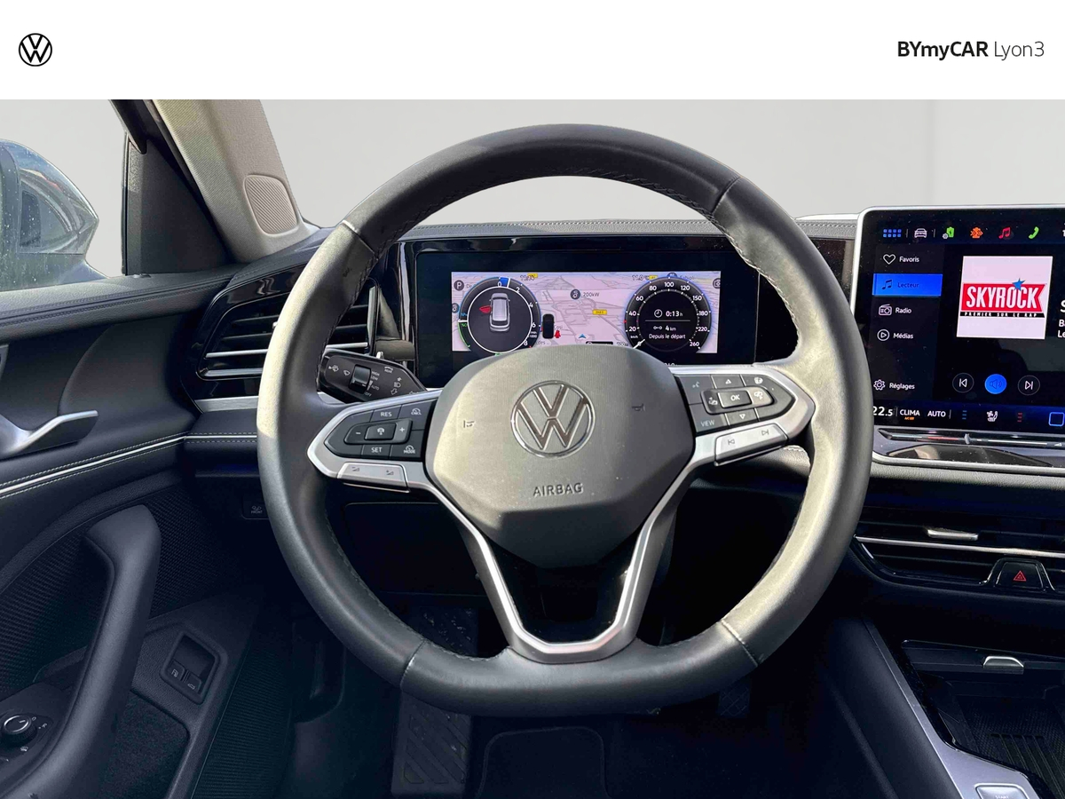 Volkswagen Passat 1.5 eHybrid 204 DSG6 — photo 10