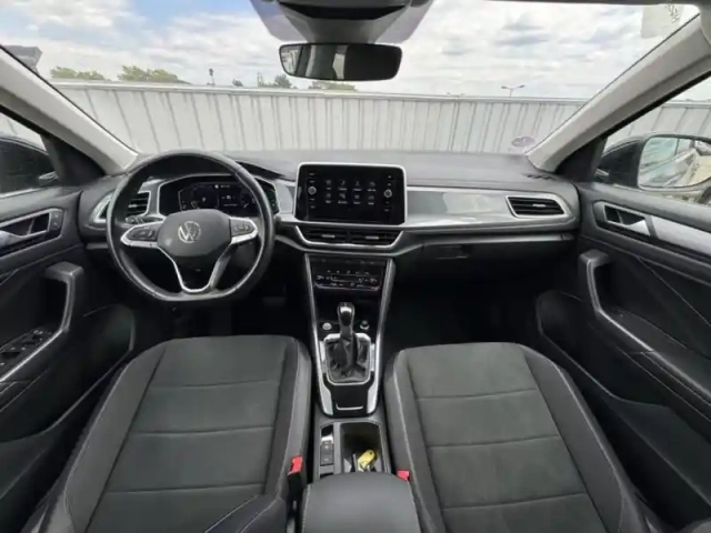 Volkswagen T-Roc 1.5 tsi evo 150ch style dsg7 — photo 17