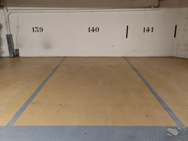 Parking sous terrain - Résidence sécurisée 17e / porte d'Asnières
