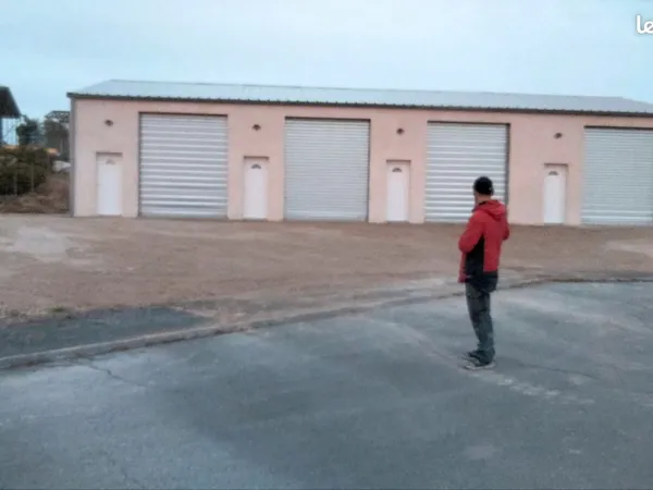 Bâtiment à vendre à Chaniers