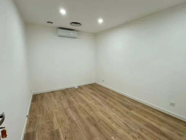 Bureau 16 m²