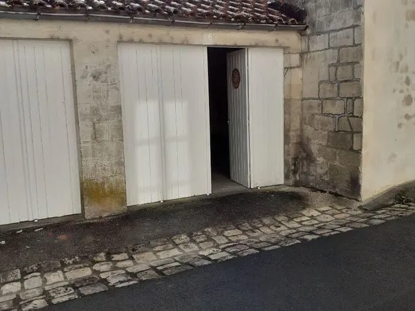 Parking/box 1 pièce SAINTES