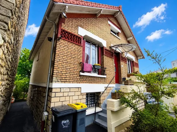 MAISONS-ALFORT — Maison familiale avec jardin, sous-sol aména