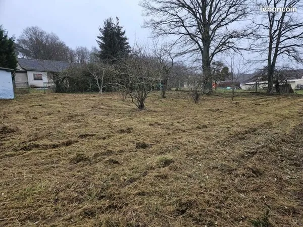 Terrain constructible de 1775 m2