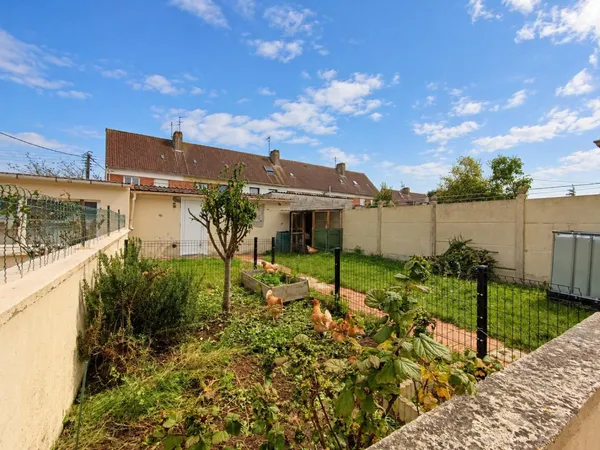 Maison 3 chambres avec jardin, terrasse, dépendances et garage - Vieux Longuenesse