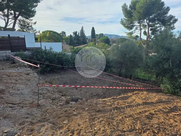 Terrain constructible 560 m²