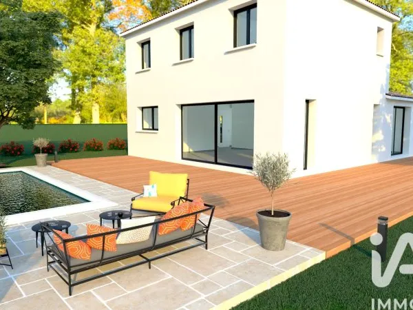 Terrain 700 m²