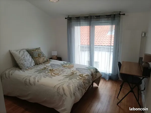 Belle chambre dans grande colocation