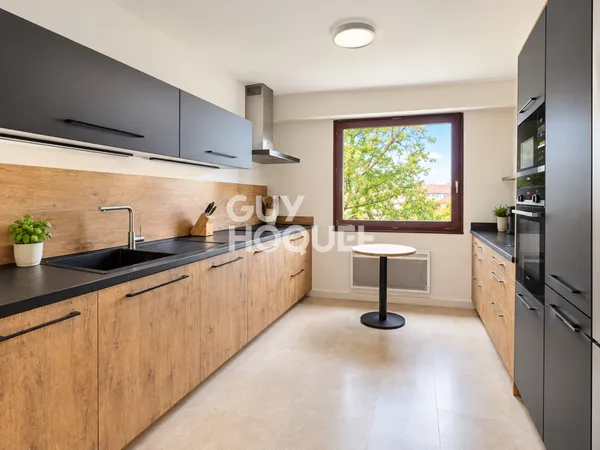 EXCLUSIVITÉ - Appartement 122 m², 4 chambres, 2 balcons avec vue sur les Monts du Forez, garage doub