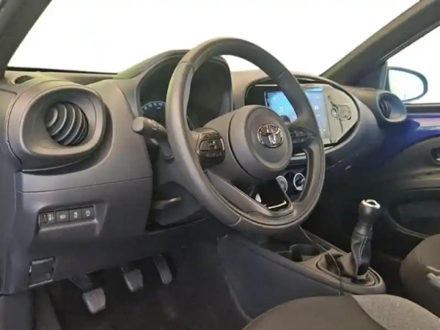 Toyota Aygo x 1.0 vvt-i 72ch dynamic my24 — photo 14