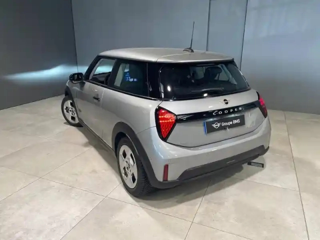 Mini Cooper 3 portes c 156ch essential dkg7 — photo 2