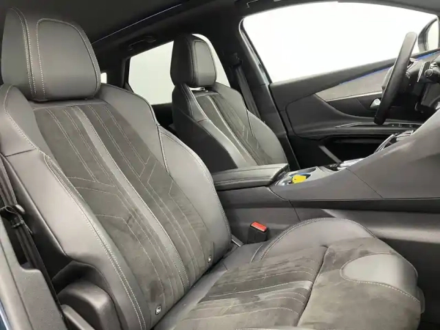 Peugeot 3008 hybrid4 300 e-eat8 — photo 29