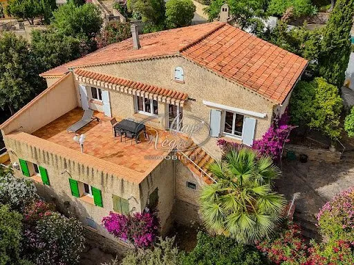 Maison 6 pièces 202 m²