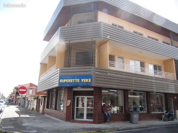 Local 250 m² Cayenne