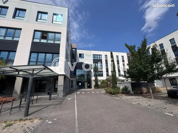 Bureaux 1 074 m²