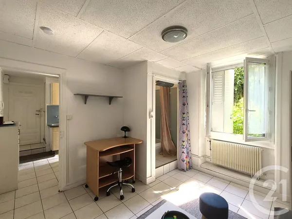Studio 1 pièce 25 m²