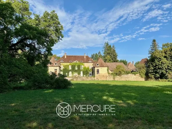 Château et ses 7 hectares de parc, bois, pré et rivière