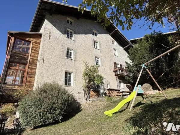 Maison 10 pièces 422 m²