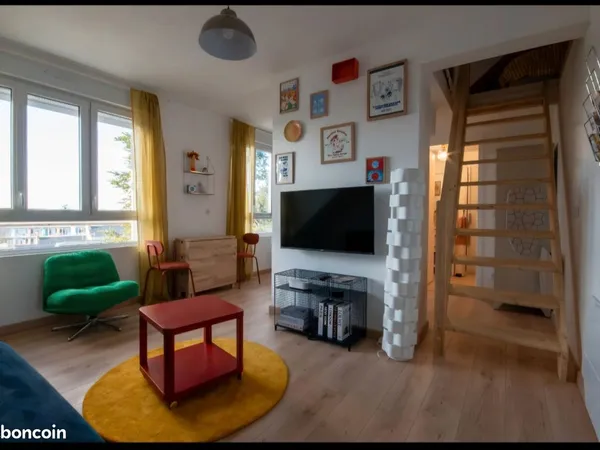 Grand studio avec mezzanine