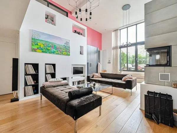 Loft 7 pièces 176 m²