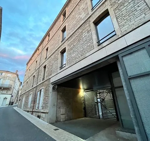Grand T2 locatif en centre ville avec parking