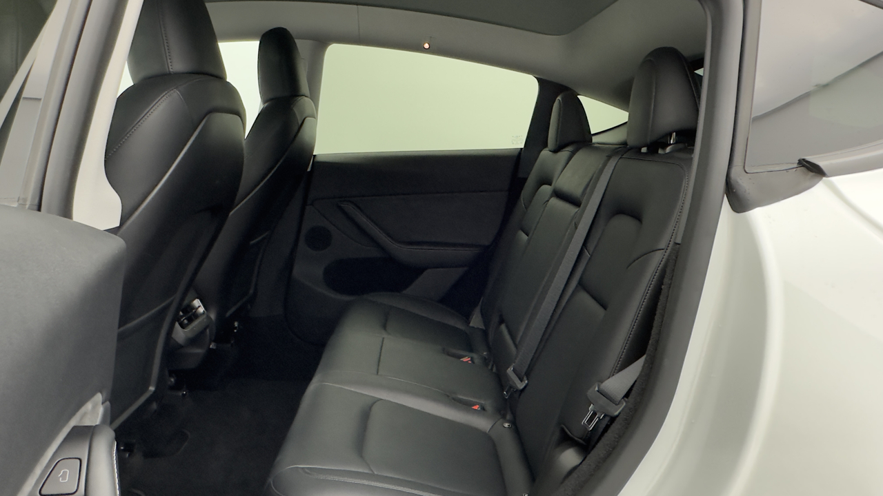 Tesla MODEL Y Standard RWD — photo 29