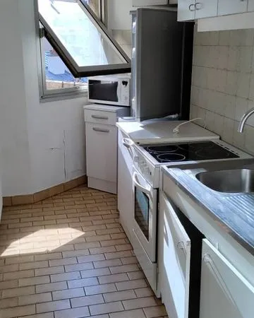 2 pièces meublées avec parking, cave