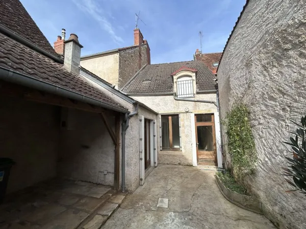 Maison hypercentre avec cour