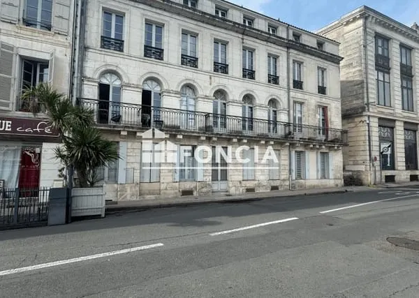 T2 CENTRE VILLE SAINTES